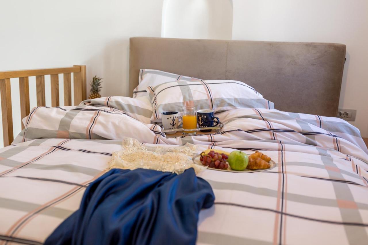 Luxe Maroussi Villas Pyrgos Kallistis Bagian luar foto